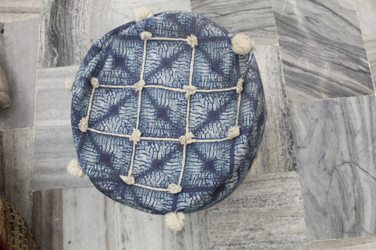 CYLINDRICAL POUF HAVING GEOMETRICAL DESIGN