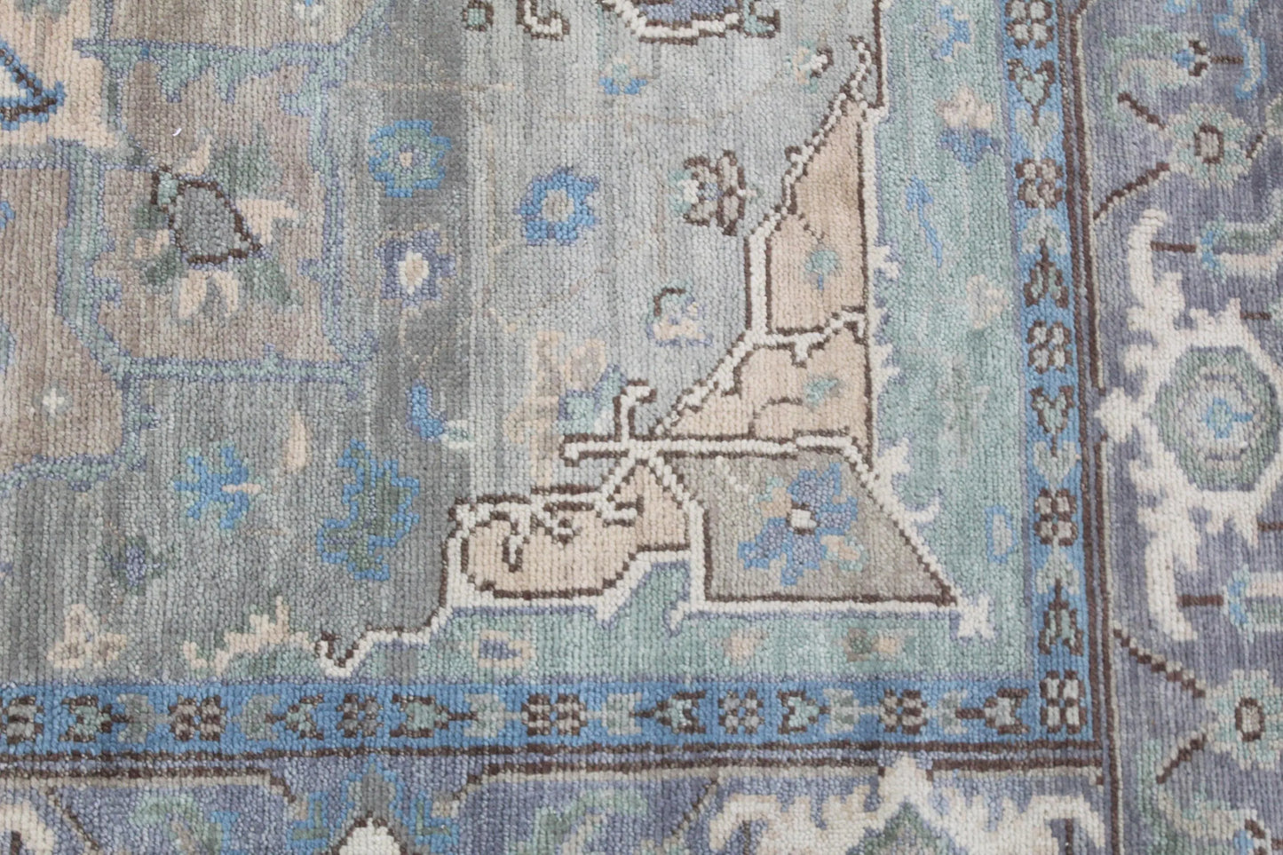 Hand Knotted Oushak Style Oriental Rug for Timeless Elegance Home decor by KRISHNARUNGSINC